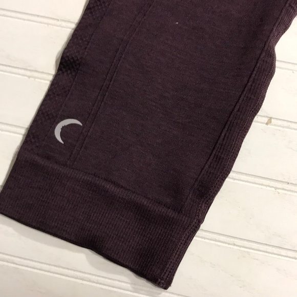 Zyia Seamless Performance Crop Tight Leggings - Picture 3 of 6